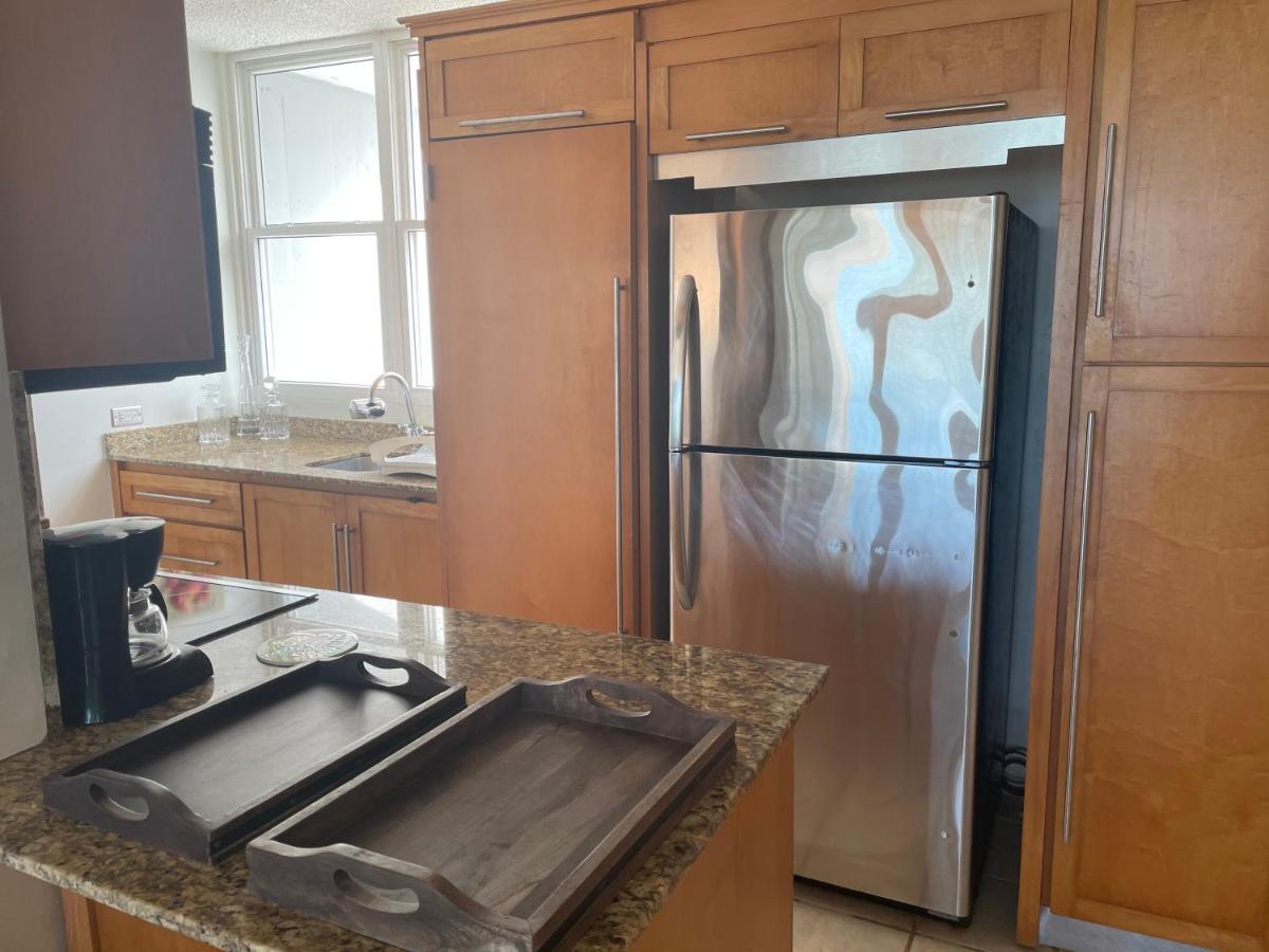2 Bedroom 1 Bathroom Direct Beach Access Apt. *