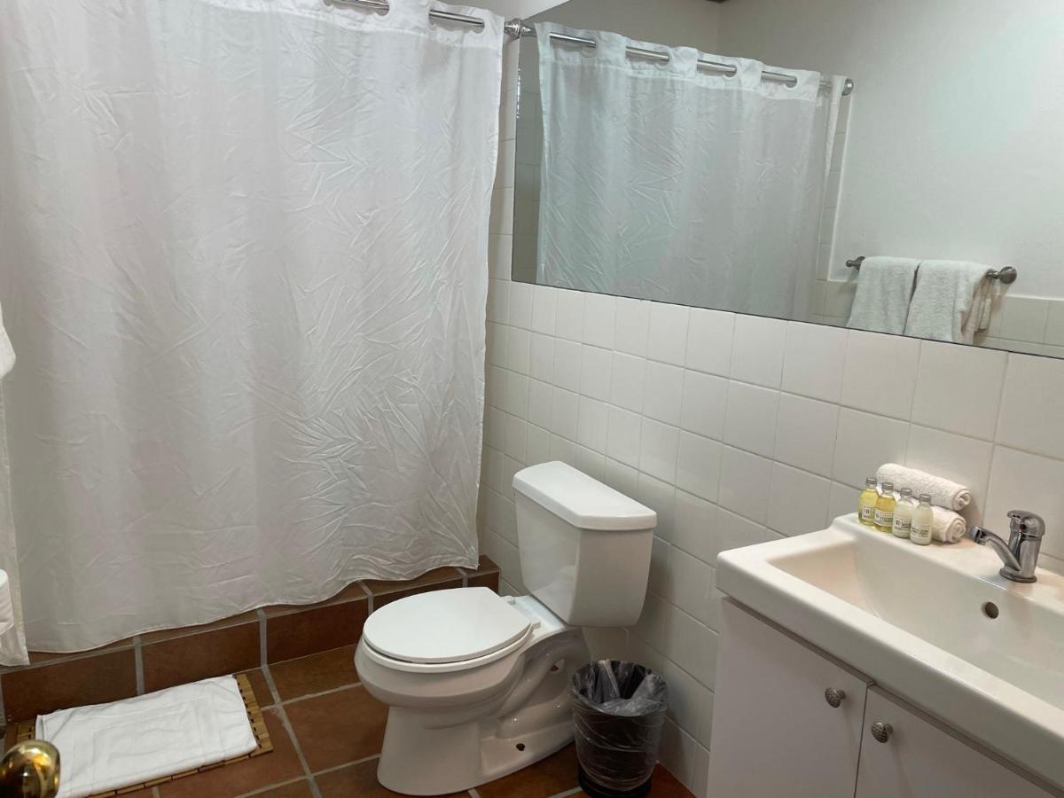 65 Calle Fortaleza 2 Bedrooms 2 Bathrooms * San Juan