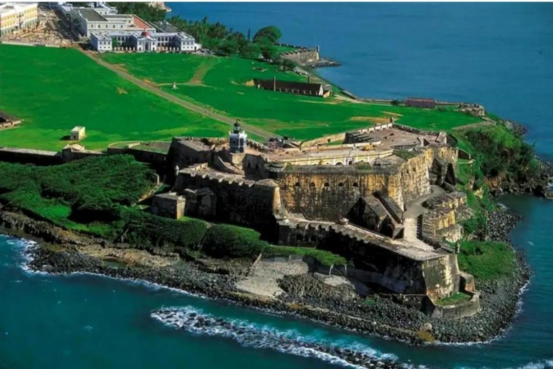 Cond. St. Tropez Apartment San Juan