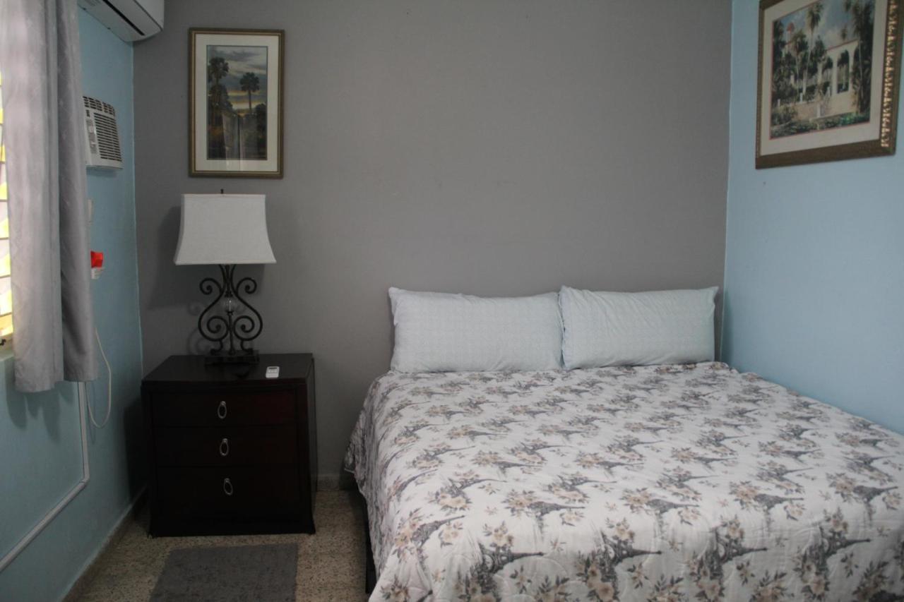 Aponte-walking Distance To Ocean Park Beach, Restaurants, Bars, Trendy Calle Loiza *