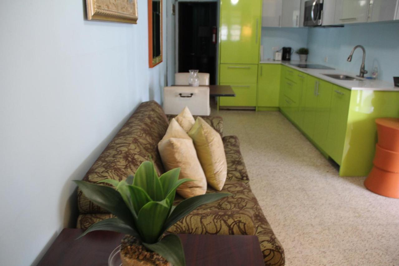 Aponte-walking Distance To Ocean Park Beach, Restaurants, Bars, Trendy Calle Loiza San Juan