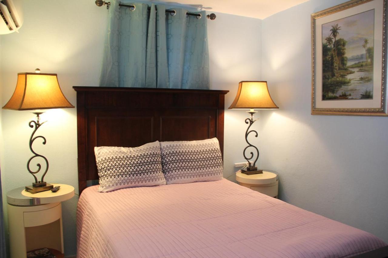 Holiday home Aponte-walking Distance To Ocean Park Beach, Restaurants, Bars, Trendy Calle Loiza San Juan