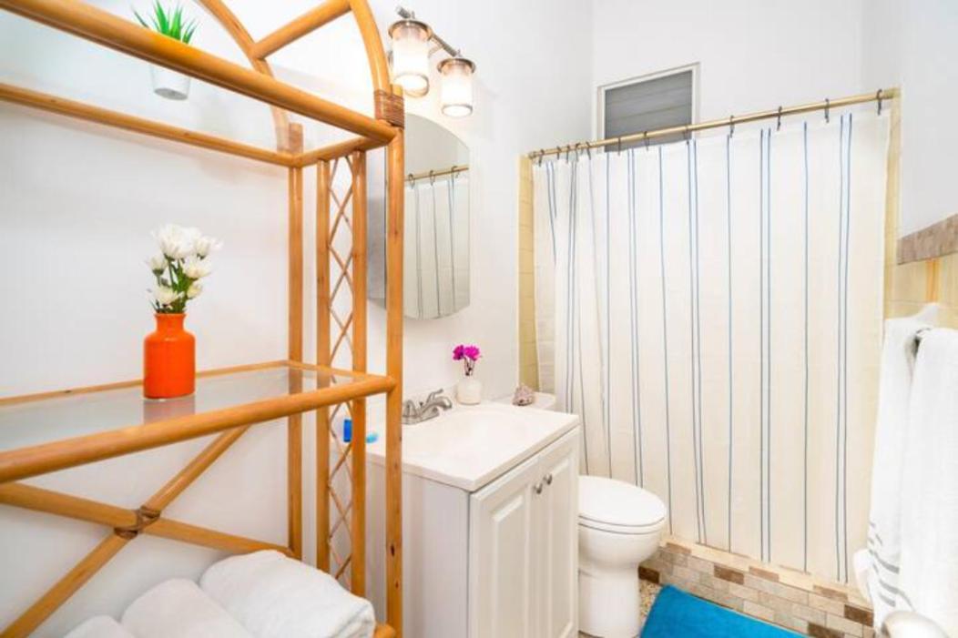 Comfy 2br In Condado. Short Walk To The Beach. Apartment *
