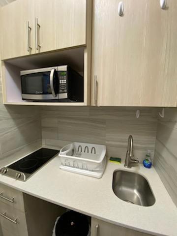 Apartment Sea Breezer Vacation Ocean Front En Condominio Playa Mar San Juan