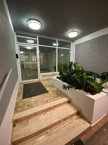 Apartment Sea Breezer Vacation Ocean Front En Condominio Playa Mar