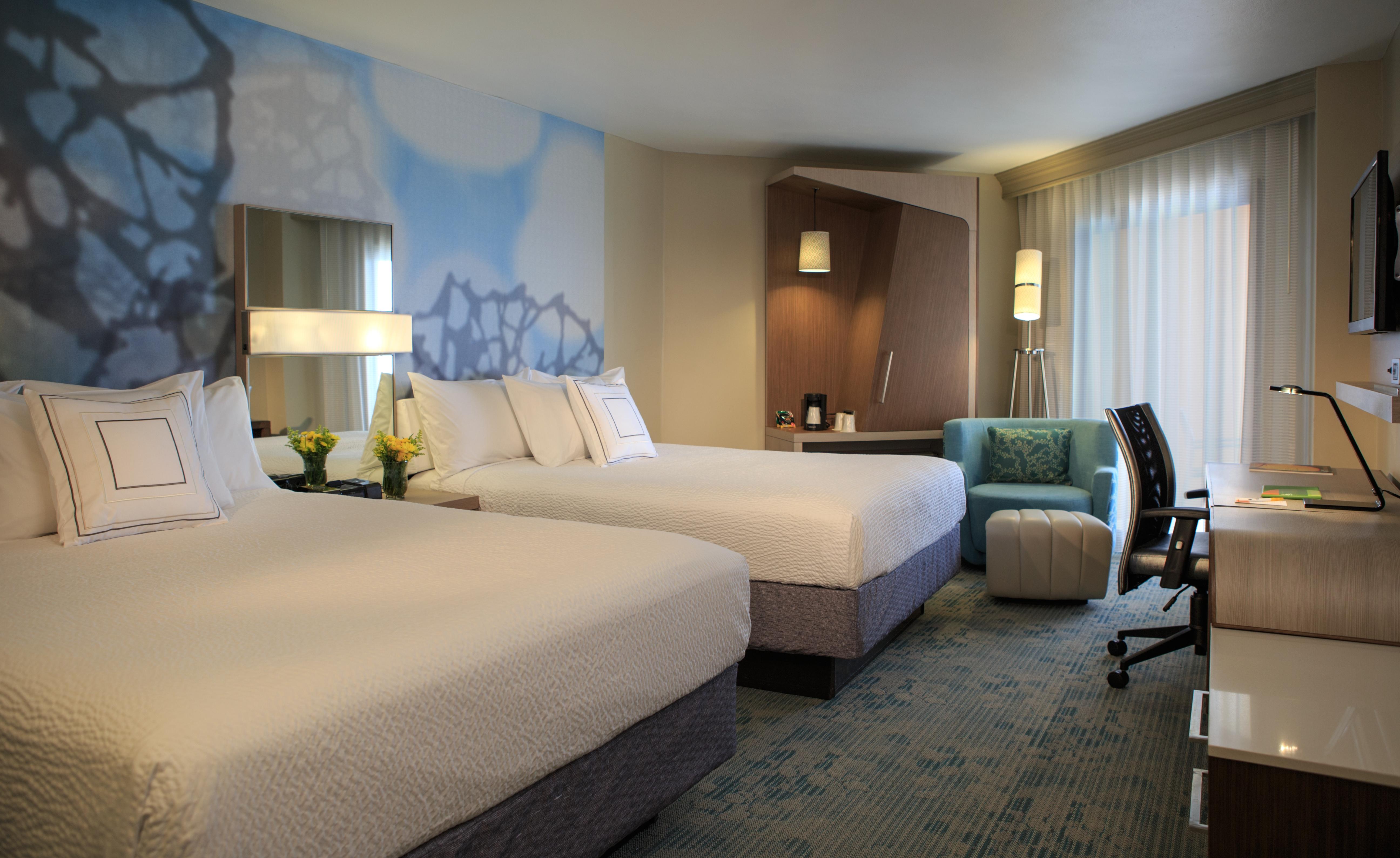 Courtyard By Marriott Isla Resort