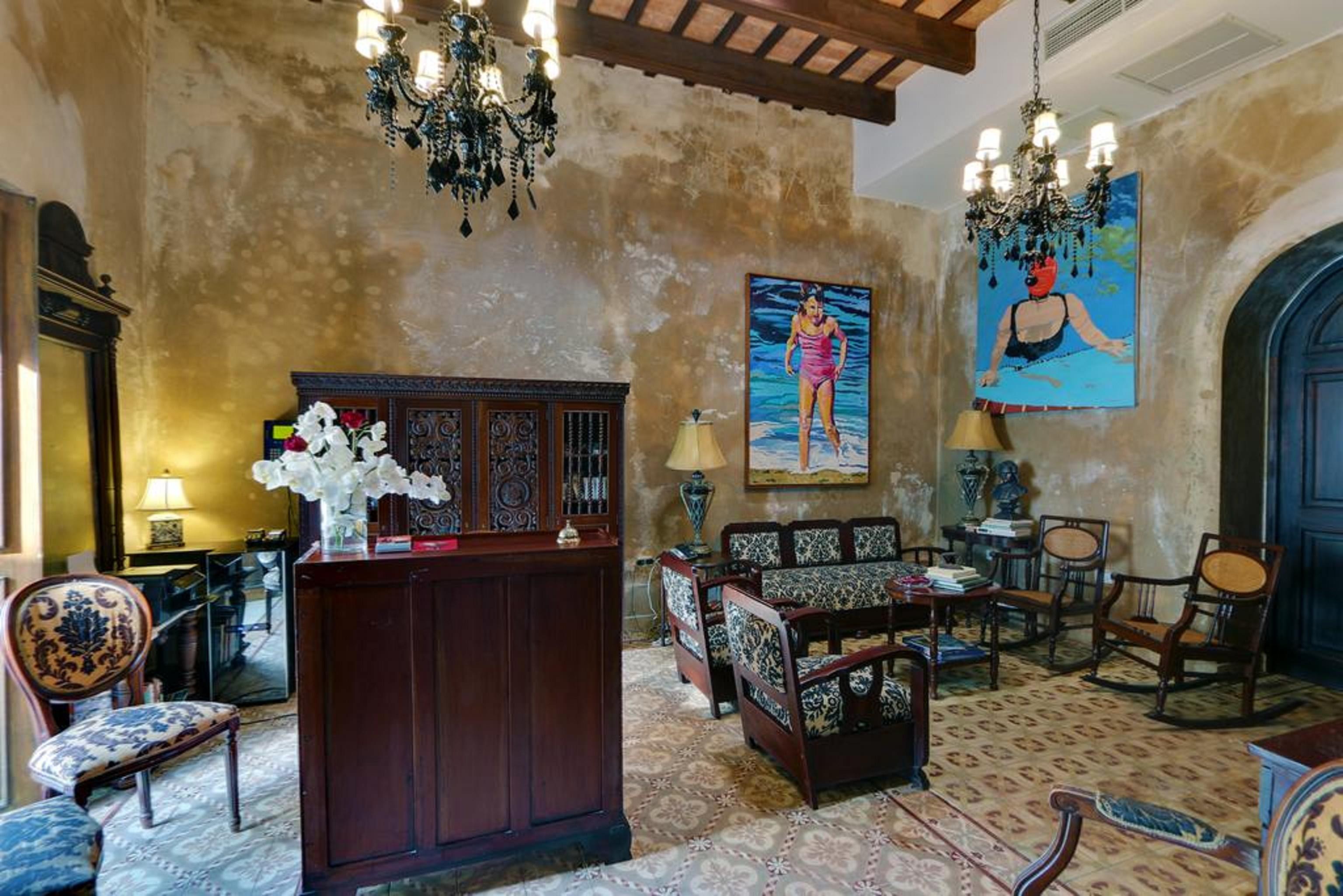 Herencia Hotel 3*