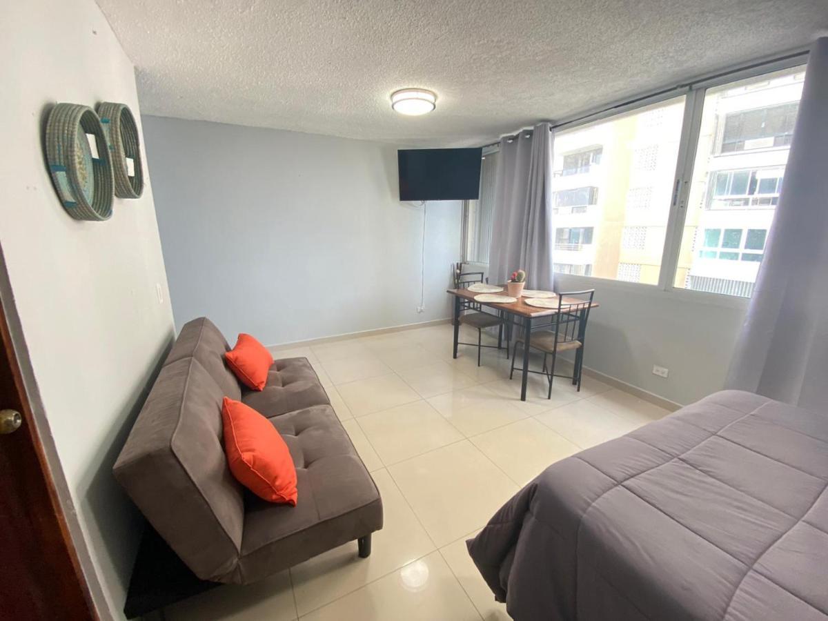Front Apt At Isla Tower *