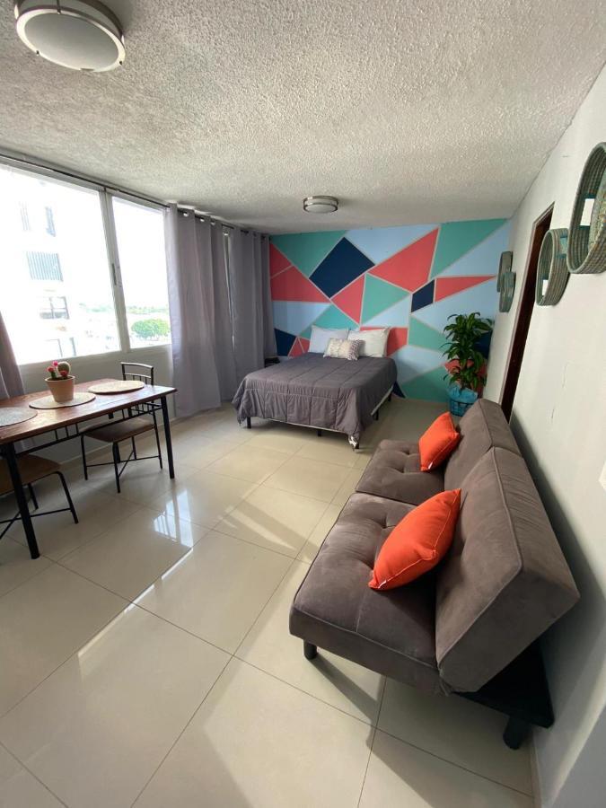 Front Apt At Isla Tower *
