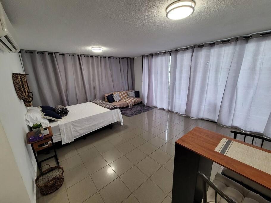 Ocean View Studio At Coral Apartment