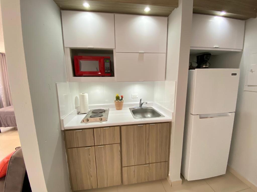Front Apt At Isla Tower Apartment *