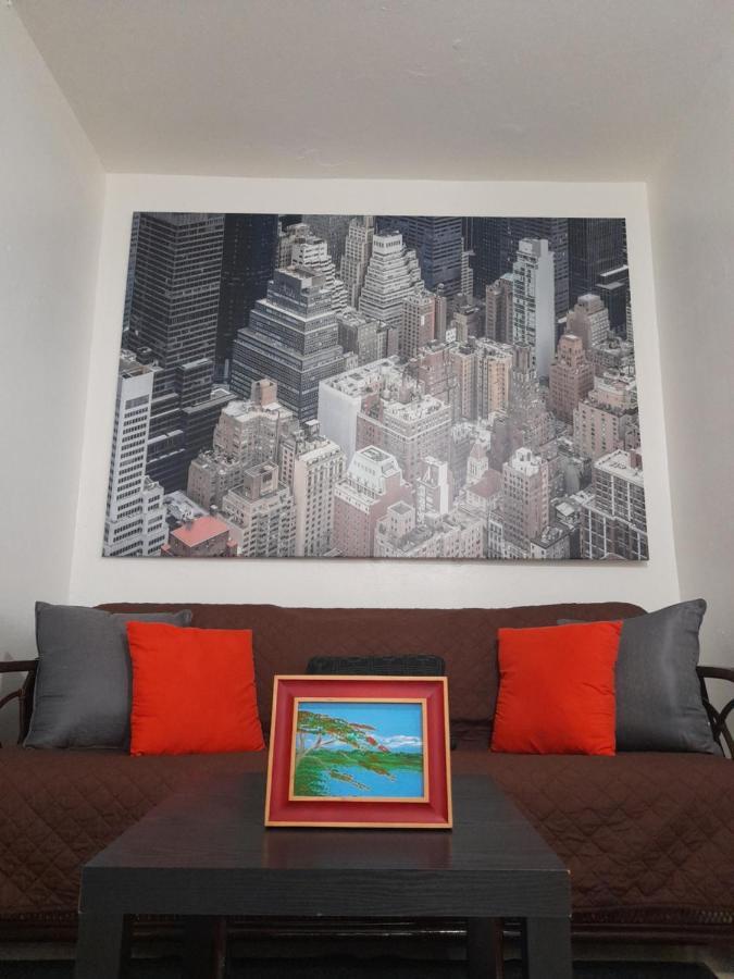 Cozy Across The Airport Apartment *