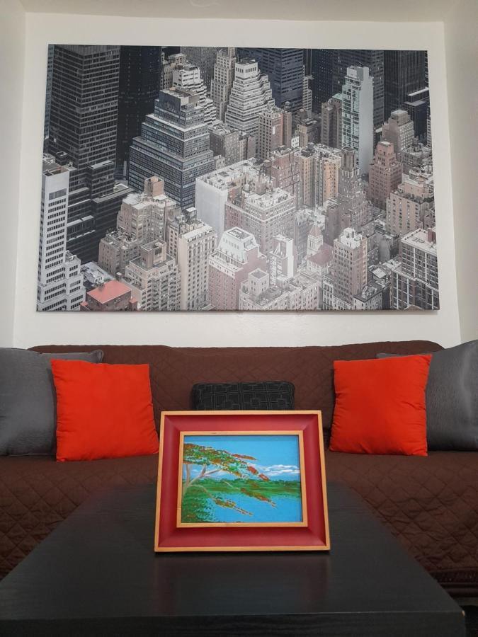 Cozy Across The Airport Apartment *