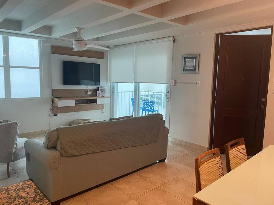 Front 2 Bedroom 1 Bathroom Apt. *