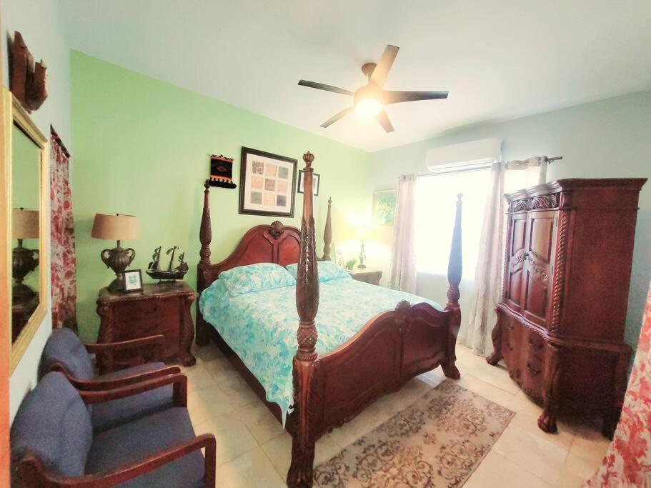 Holiday home Family House, San Juan, Puerto Rico-beach, Restaurants, Airport San Juan