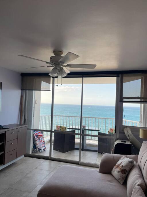 Ocean Front In Isla Verde! San Juan