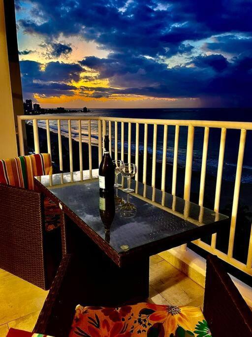 Ocean Front In Isla Verde! San Juan