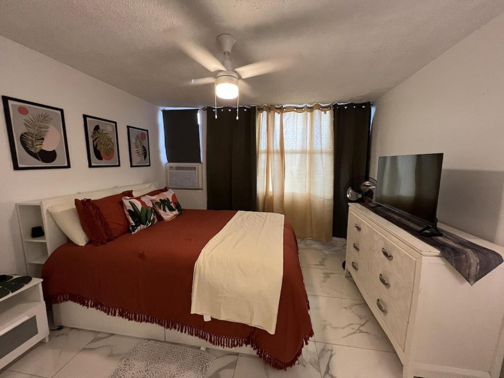 Relaxing Condo-5 Mins From Airport *