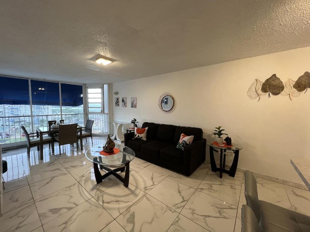 Relaxing Condo-5 Mins From Airport Apartment San Juan