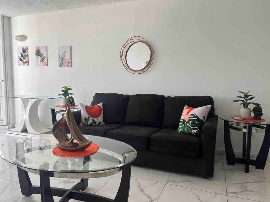 Relaxing Condo-5 Mins From Airport