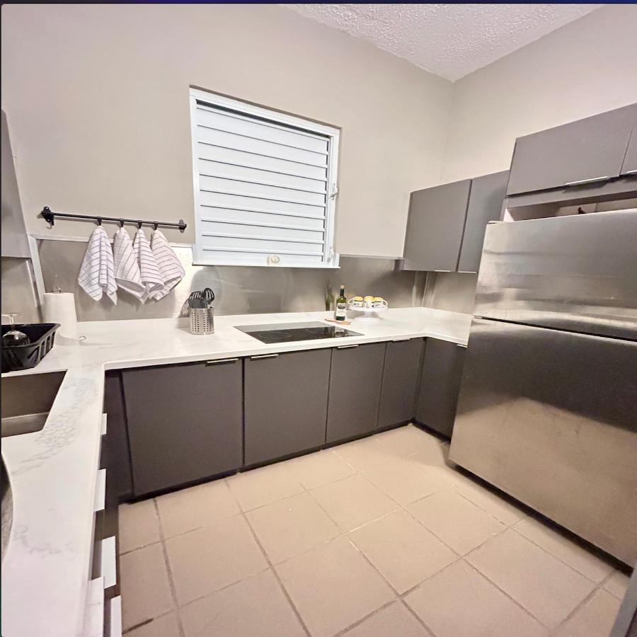 Cozy House - 11 Minute Walk To The Apartment *