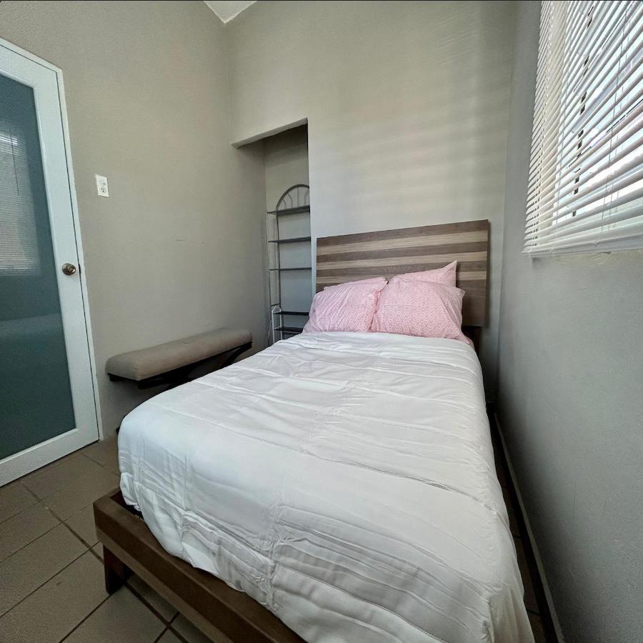Cozy House - 11 Minute Walk To The Apartment