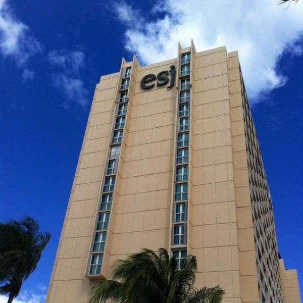 Esj Towers Apartment *