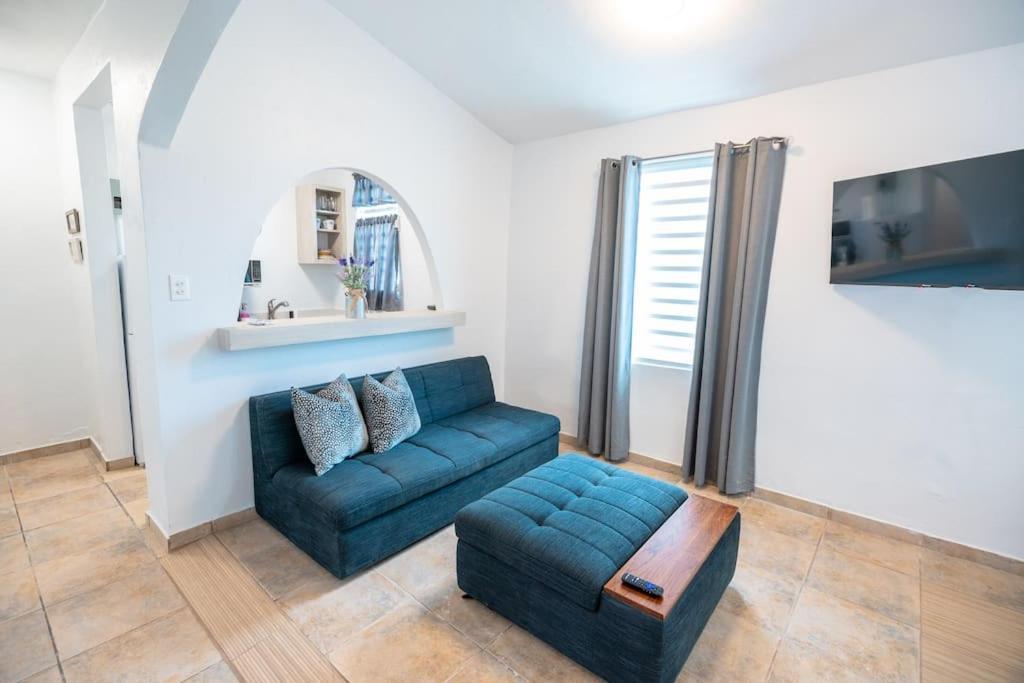 3 Santurce 2 Bedroom 1bathroom Apt Apartment *