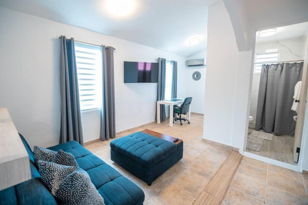 3 Santurce 2 Bedroom 1bathroom Apt *