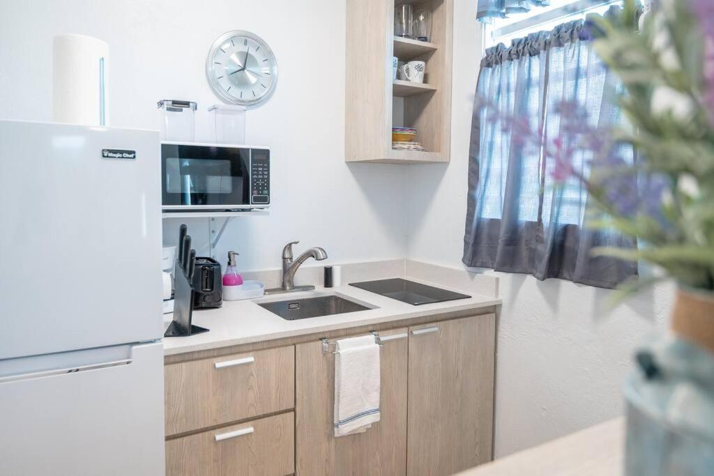 3 Santurce 2 Bedroom 1bathroom Apt Apartment *
