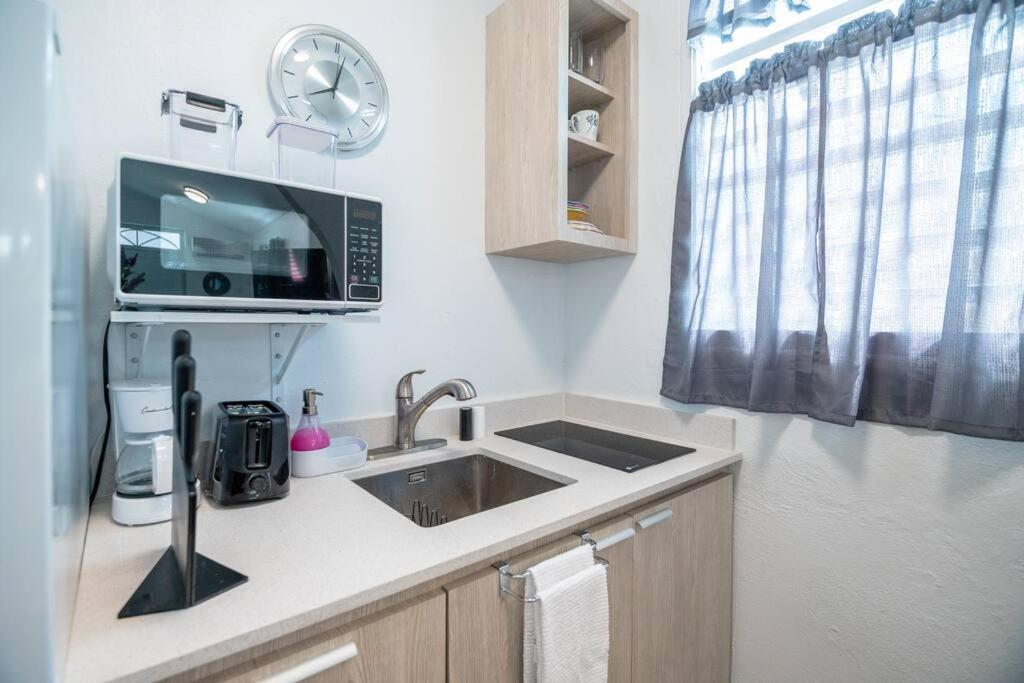 3 Santurce 2 Bedroom 1bathroom Apt *