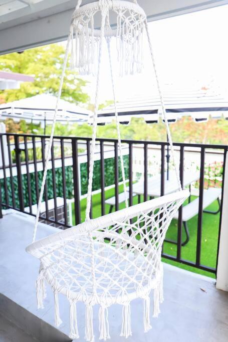 Pr1654-5 Private Rm W Keypad Qn Bed Balcony Easyparking Homestay
