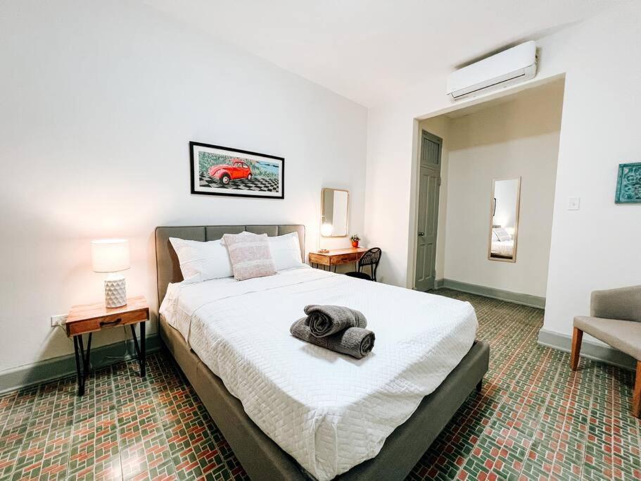Picaflor 6 Charming Cozy Apt W/balcony @ Miramar * San Juan