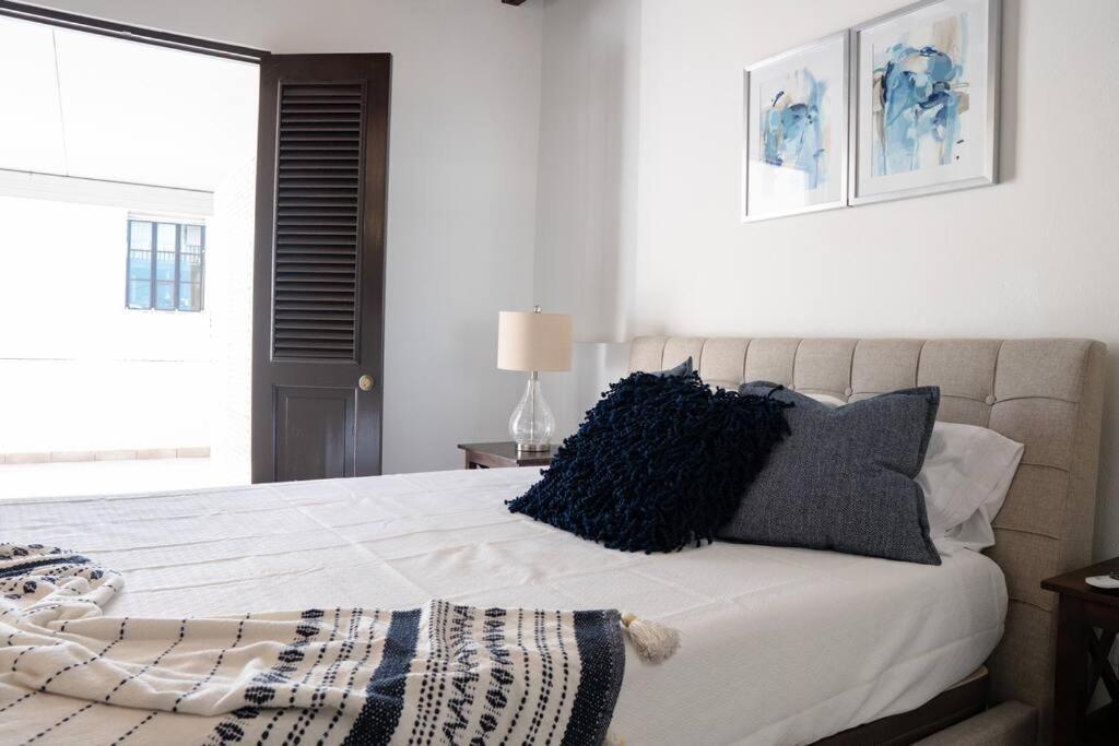 Modern Ph Apt With Amazing View In Old 65 Fort 9 Apartment San Juan