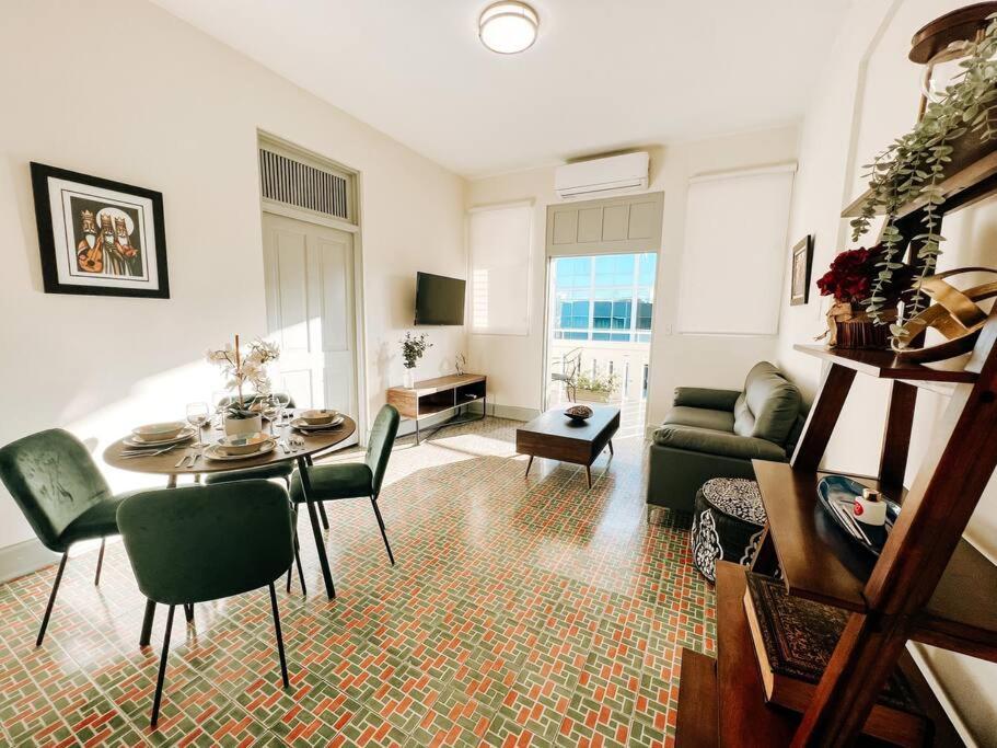 Picaflor 6 Charming Cozy Apt W/balcony @ Miramar * San Juan