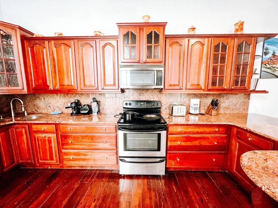 Tanca 255 Spacious Colonial House @ Old San Juan