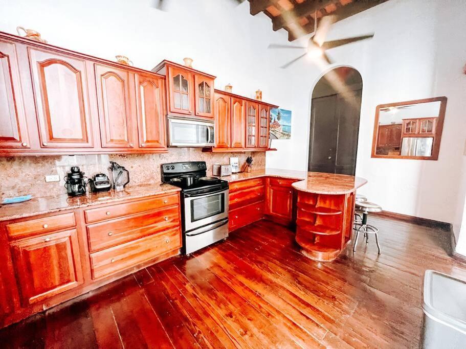 Tanca 255 Spacious Colonial House @ Old Apartment San Juan