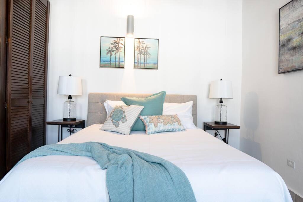 Modern Ph Apt With Amazing View In Old 65 Fort 9