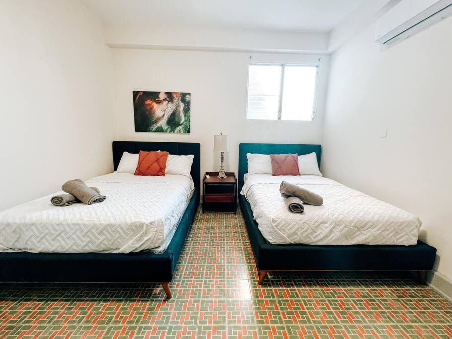 Picaflor 6 Charming Cozy Apt W/balcony @ Miramar Apartment San Juan