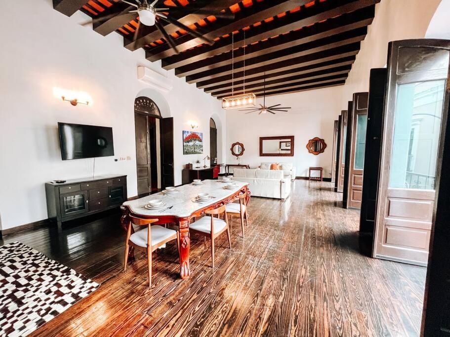 Tanca 255 Spacious Colonial House @ Old San Juan