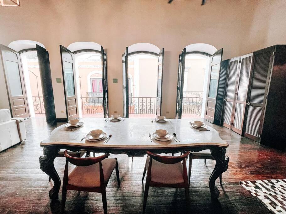 Tanca 255 Spacious Colonial House @ Old