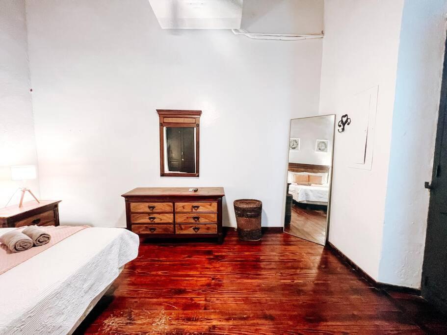 Tanca 255 Spacious Colonial House @ Old Apartment San Juan