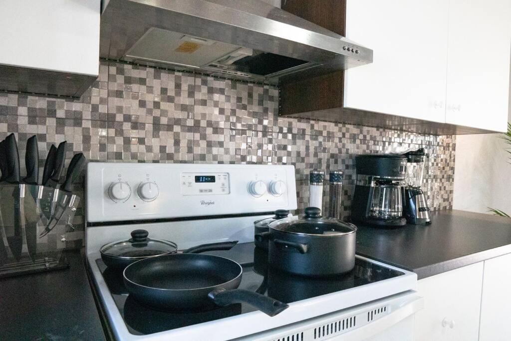 Modern Ph Apt With Amazing View In Old 65 Fort 9