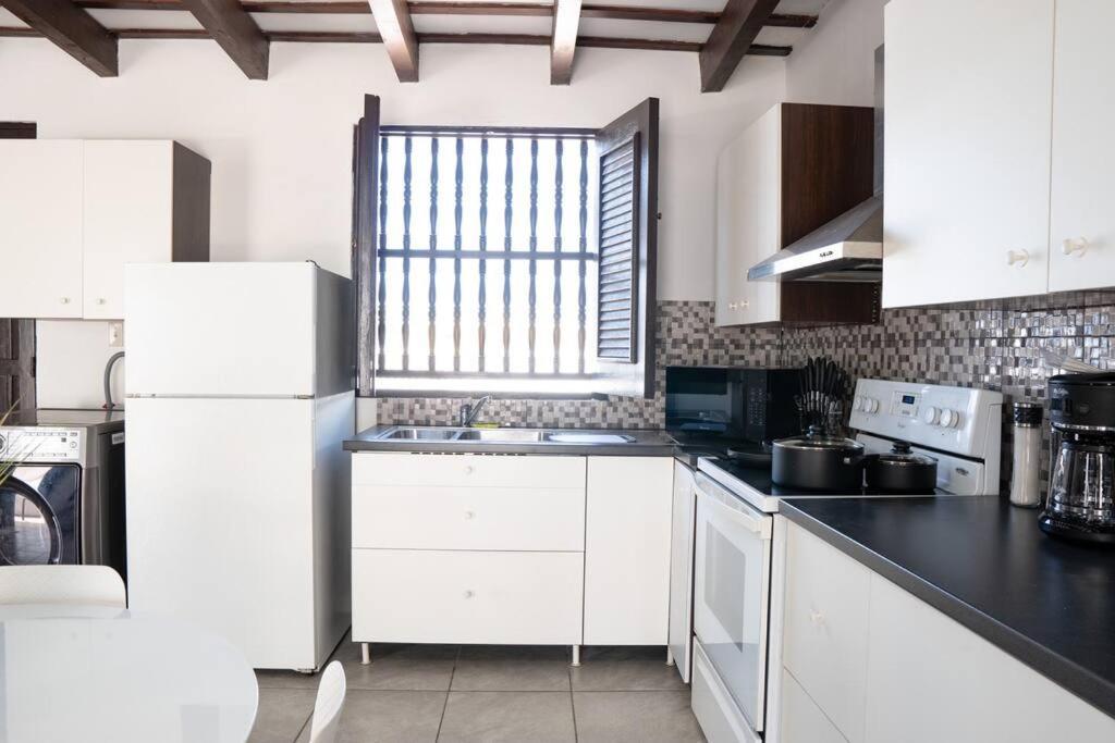 Modern Ph Apt With Amazing View In Old 65 Fort 9 * San Juan