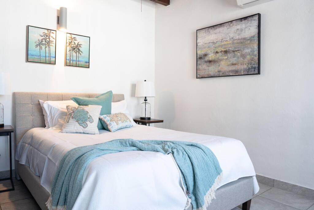 Modern Ph Apt With Amazing View In Old 65 Fort 9 Apartment