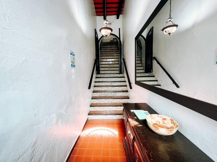 Tanca 255 Spacious Colonial House @ Old