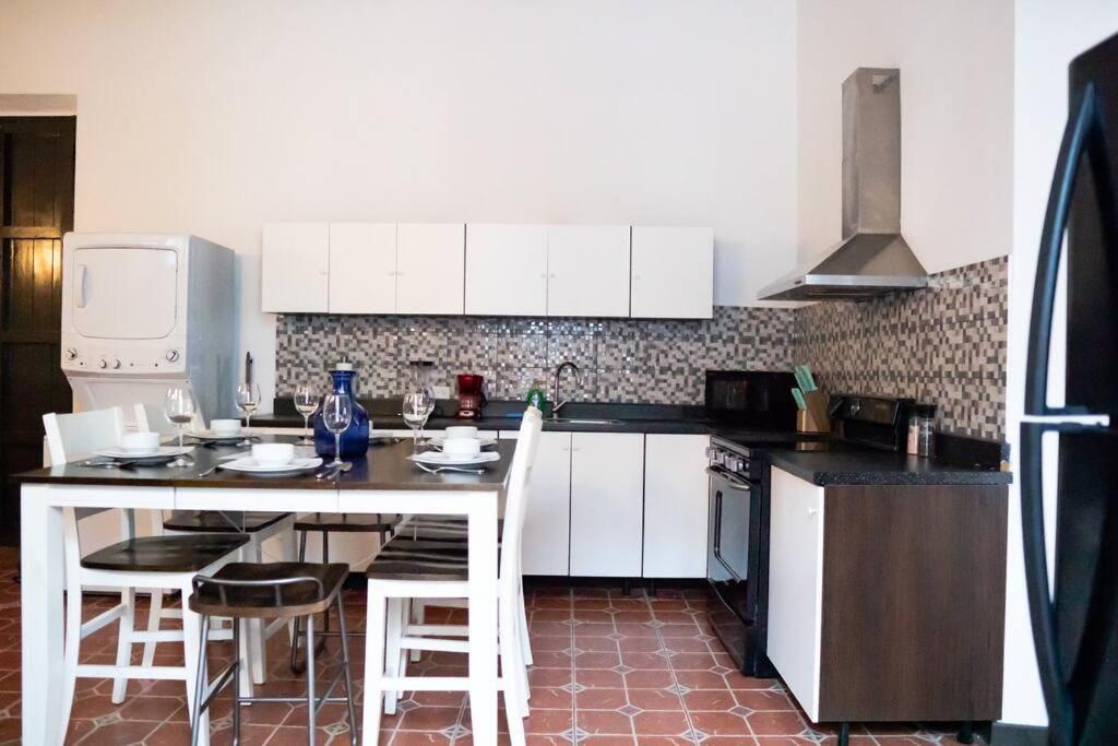 Apartment Family Getaway - La Fortaleza Old - 4 San Juan