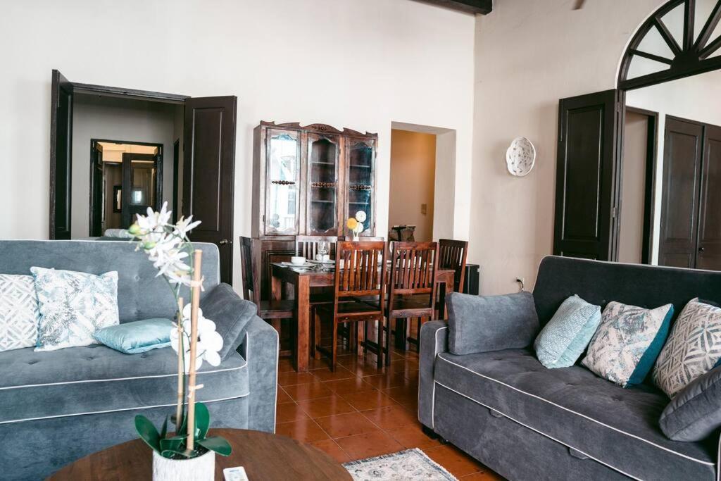 Colonial Style Apt Located In Great Location Osj Apartment