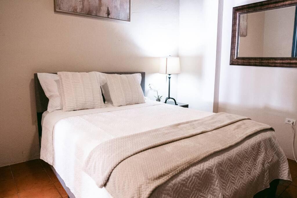 Apartment Colonial Style Apt Located In Great Location Osj *