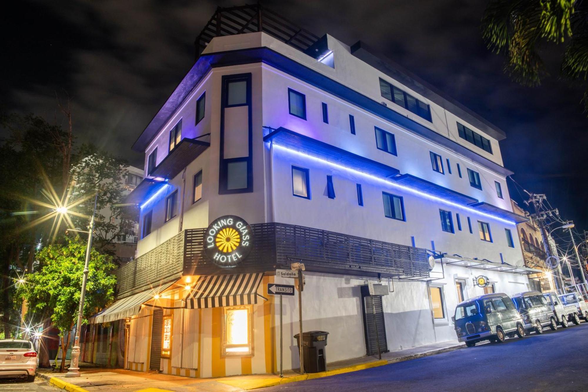 Hotel The Looking Glass 3*